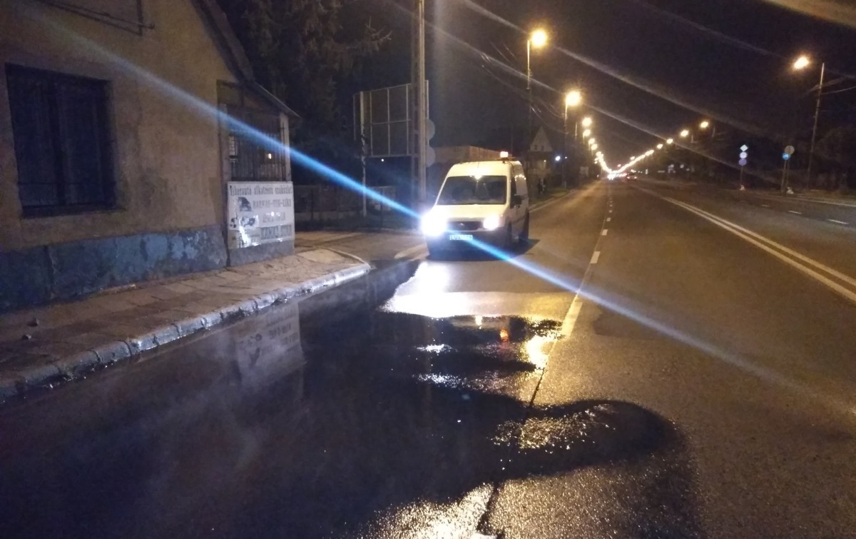 Ivóvíz távvezeték javítás miatt forgalomkorlátozás van az Új Csóri út végén